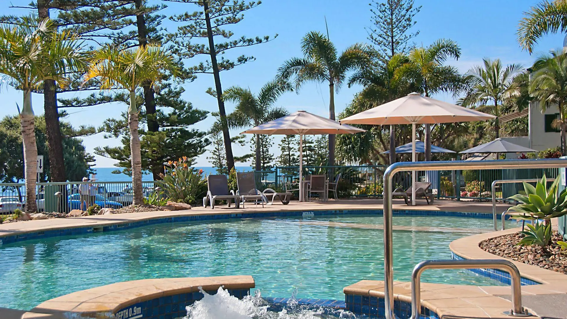 **** Resort The Norfolks On Moffat Beach Caloundra Australia