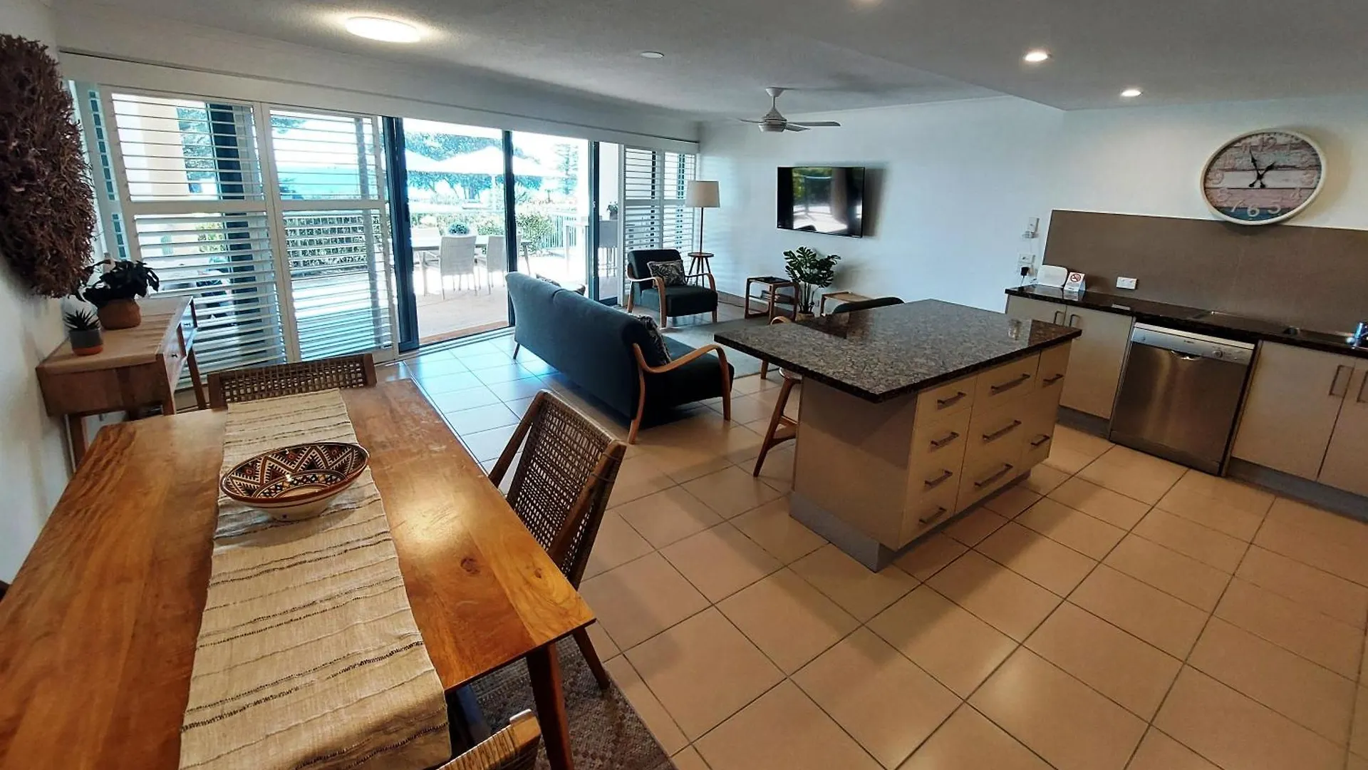 **** Resort The Norfolks On Moffat Beach Caloundra Australia